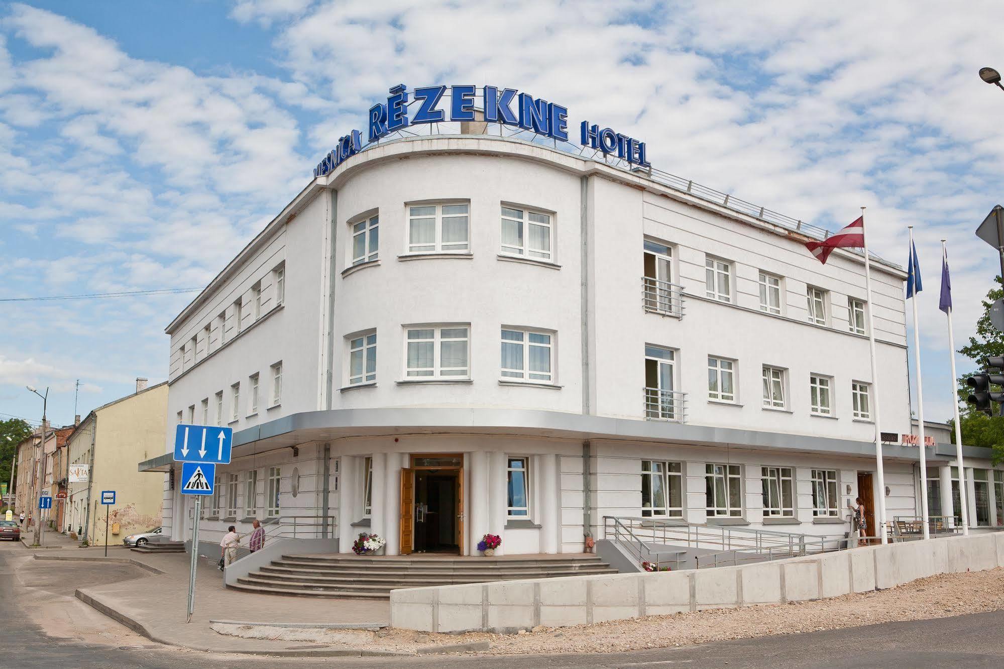 Kolonna Hotel Rezekne Exterior photo